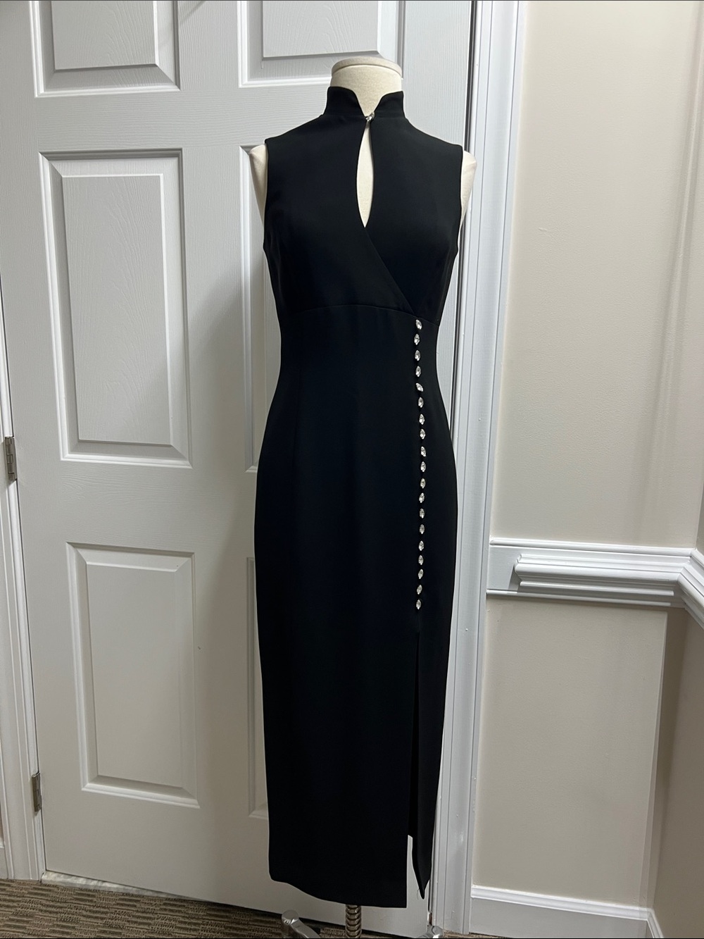 Vintage Tahari Black Sleeveless Dress Side diamond buttons sz 2 excellent